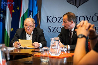 Ennek a képnek nincs leírása.