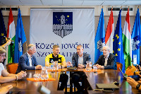 Ennek a képnek nincs leírása.