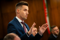 Ennek a képnek nincs leírása.