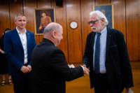 Ennek a képnek nincs leírása.