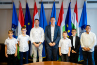 Ennek a képnek nincs leírása.