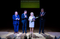 Ennek a képnek nincs leírása.