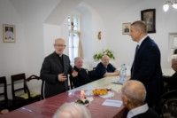 Ennek a képnek nincs leírása.