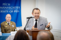 Ennek a képnek nincs leírása.