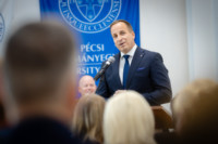 Ennek a képnek nincs leírása.