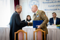 Ennek a képnek nincs leírása.