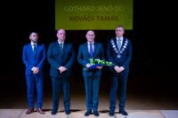 Ennek a képnek nincs leírása.