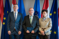 Ennek a képnek nincs leírása.