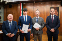 Cím nélküli előnézeti kép. Ennek a képnek nincs leírása.