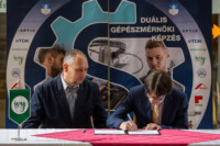 Ennek a képnek nincs leírása.