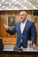 Ennek a képnek nincs leírása.